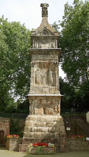 Погребальный памятник Igeler Saule