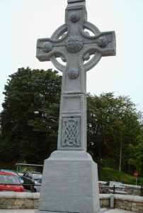 Памятник «Кельтский крест» в Леттеркенни (Ирландия)