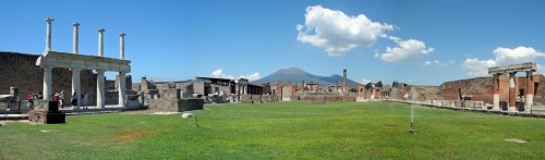 Панорама форума в Помпеях