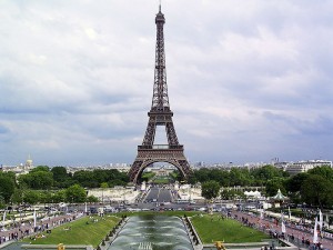 Эйфелева башня (la tour Eiffel)