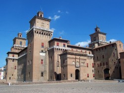 Замок Эстенсе (Castello Estense)