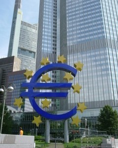В поисках выхода из финансового тупика лидеры 27 стран Евросоюза в 2012 году провели 5 саммитов